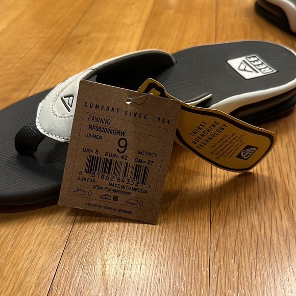 REEF men’s Fanning Low Flip Flop Sandals With Bottle Opener